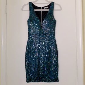 NWOT Nordstrom Homecoming Dress by “Soprano” Deep V Green Mini Dress